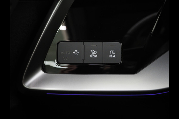 Audi A3 Sportback 40 TFSI e Full Black 204PK | Lederen Sportstoelen | Panoramadak | Camera | Keyless | Sfeerlicht | Carplay