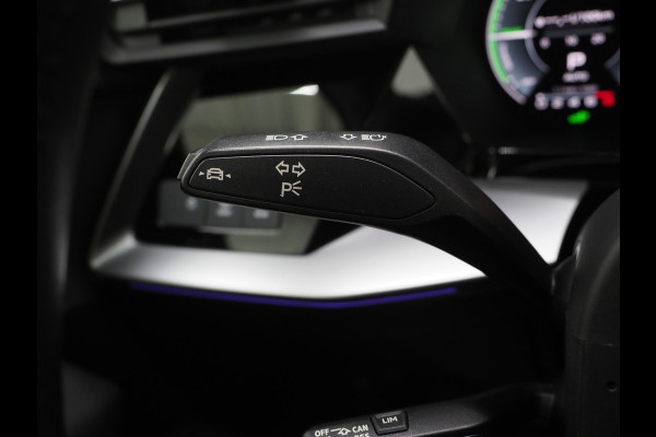 Audi A3 Sportback 40 TFSI e Full Black 204PK | Lederen Sportstoelen | Panoramadak | Camera | Keyless | Sfeerlicht | Carplay