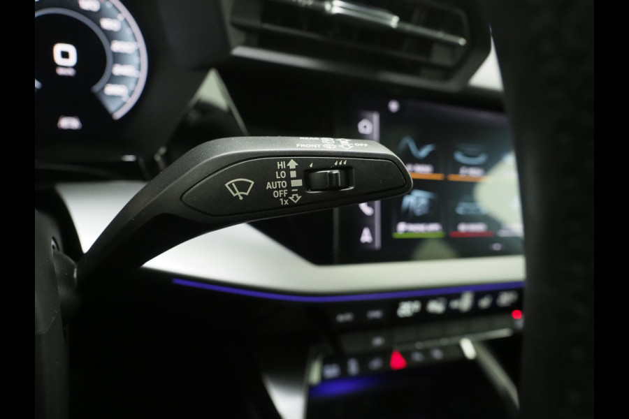Audi A3 Sportback 40 TFSI e Full Black 204PK | Lederen Sportstoelen | Panoramadak | Camera | Keyless | Sfeerlicht | Carplay