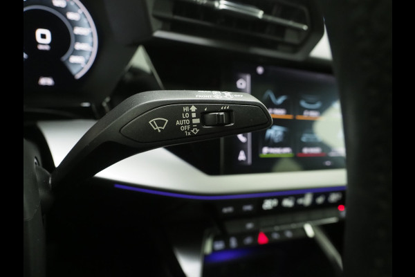 Audi A3 Sportback 40 TFSI e Full Black 204PK | Lederen Sportstoelen | Panoramadak | Camera | Keyless | Sfeerlicht | Carplay