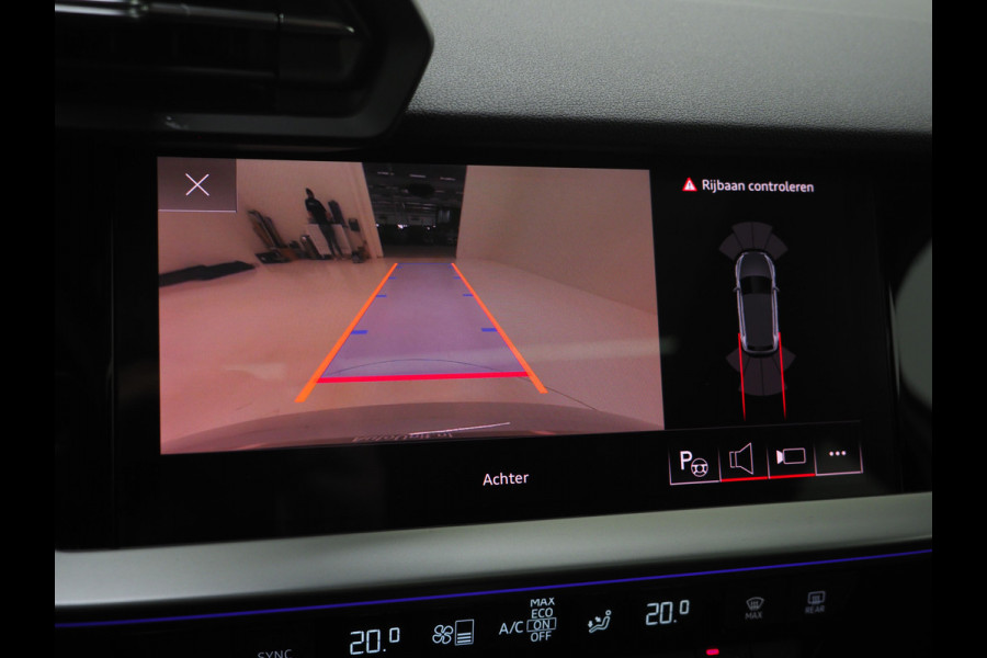 Audi A3 Sportback 40 TFSI e Full Black 204PK | Lederen Sportstoelen | Panoramadak | Camera | Keyless | Sfeerlicht | Carplay
