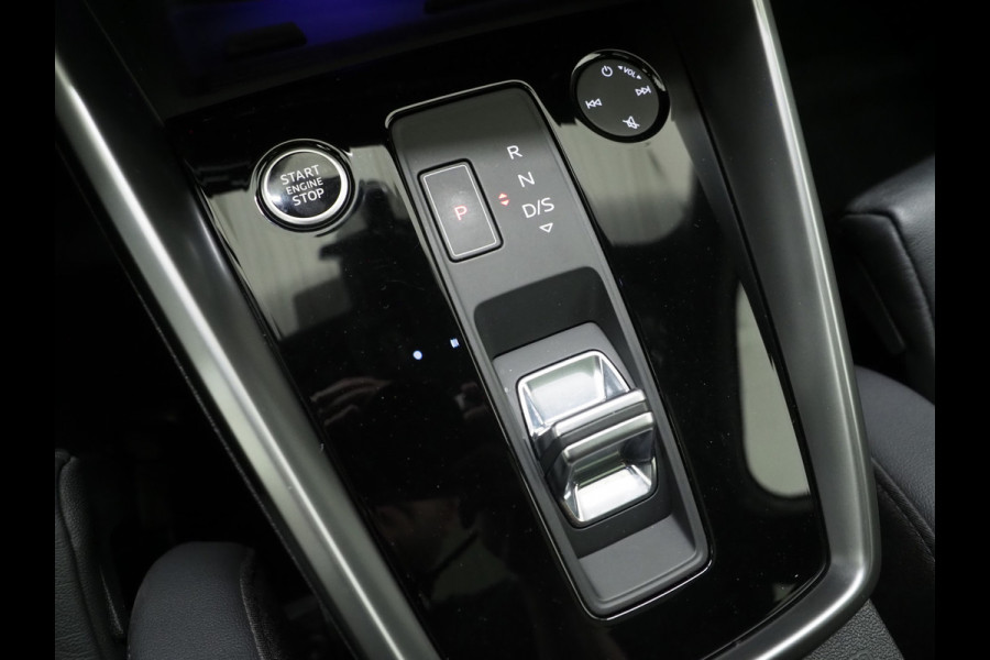 Audi A3 Sportback 40 TFSI e Full Black 204PK | Lederen Sportstoelen | Panoramadak | Camera | Keyless | Sfeerlicht | Carplay