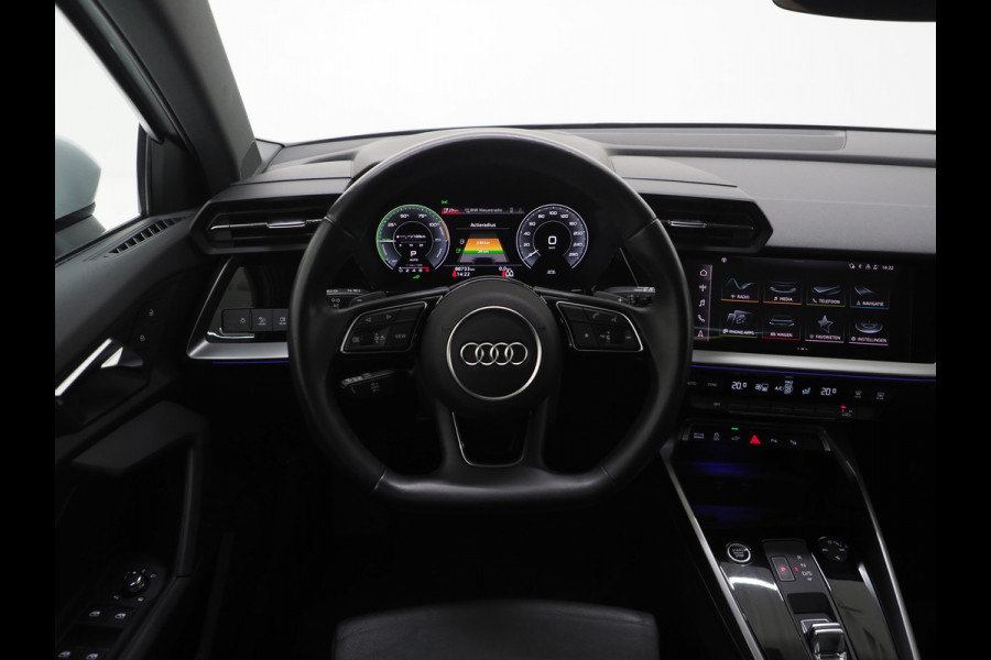 Audi A3 Sportback 40 TFSI e Full Black 204PK | Lederen Sportstoelen | Panoramadak | Camera | Keyless | Sfeerlicht | Carplay