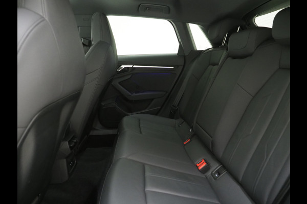 Audi A3 Sportback 40 TFSI e Full Black 204PK | Lederen Sportstoelen | Panoramadak | Camera | Keyless | Sfeerlicht | Carplay