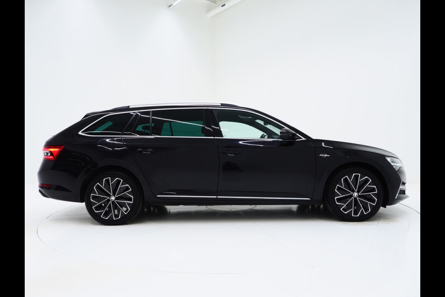 Škoda Superb Combi 1.4 TSI iV Laurin & Klement | Leder | Trekhaak | Massage | Canton | Keyless | Memory | Sfeerlicht | Carplay