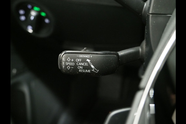 Škoda Superb Combi 1.4 TSI iV Laurin & Klement | Leder | Trekhaak | Massage | Canton | Keyless | Memory | Sfeerlicht | Carplay