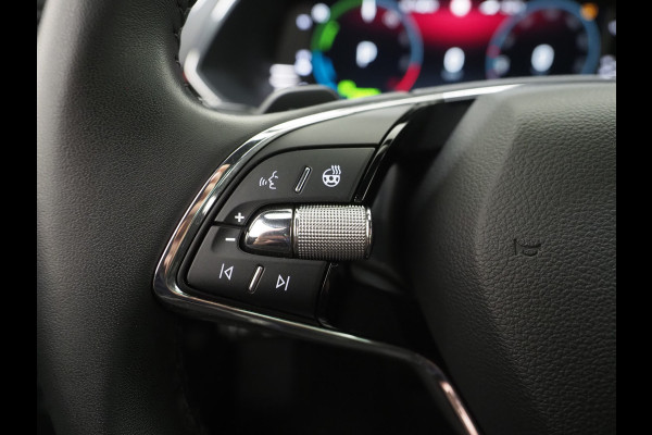 Škoda Superb Combi 1.4 TSI iV Laurin & Klement | Leder | Trekhaak | Massage | Canton | Keyless | Memory | Sfeerlicht | Carplay