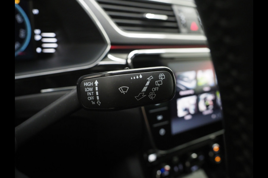 Škoda Superb Combi 1.4 TSI iV Laurin & Klement | Leder | Trekhaak | Massage | Canton | Keyless | Memory | Sfeerlicht | Carplay