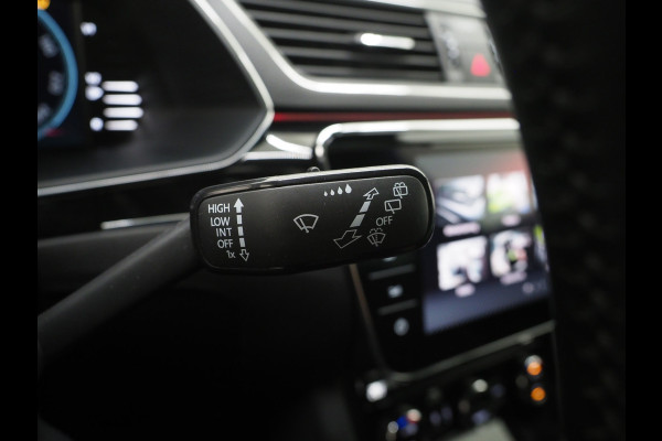 Škoda Superb Combi 1.4 TSI iV Laurin & Klement | Leder | Trekhaak | Massage | Canton | Keyless | Memory | Sfeerlicht | Carplay
