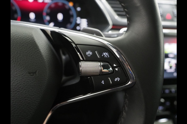 Škoda Superb Combi 1.4 TSI iV Laurin & Klement | Leder | Trekhaak | Massage | Canton | Keyless | Memory | Sfeerlicht | Carplay