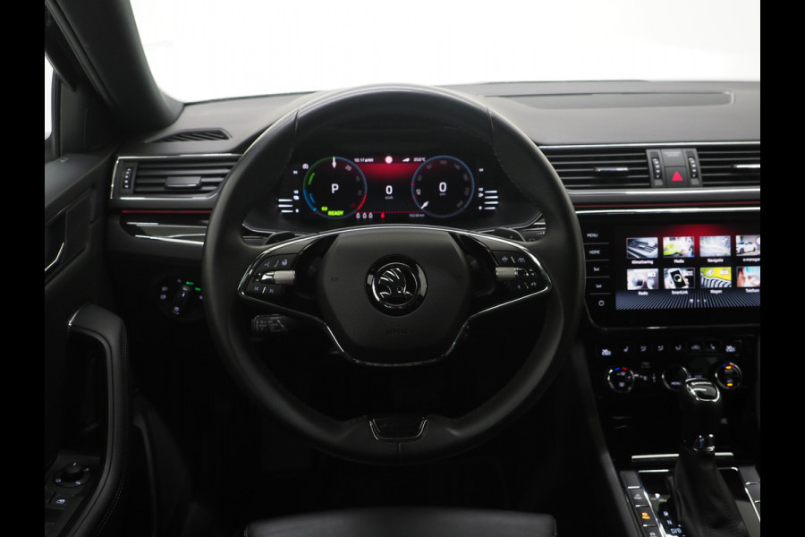 Škoda Superb Combi 1.4 TSI iV Laurin & Klement | Leder | Trekhaak | Massage | Canton | Keyless | Memory | Sfeerlicht | Carplay