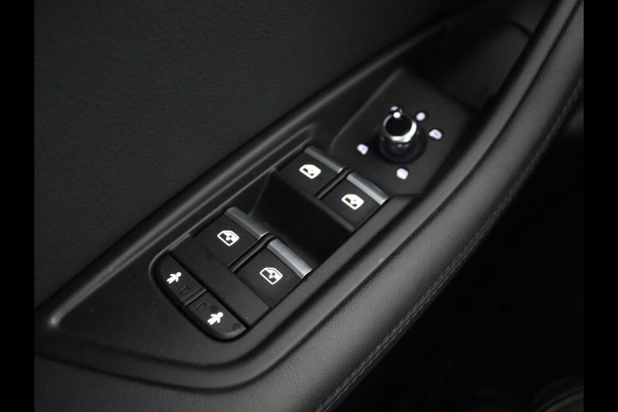 Audi A4 Allroad quattro 2.0 TFSI MHEV Edition | Panoramadak | Leder | Trekhaak | Virtual Dashboard | Camera | Climate control | Stoelverwarming | Full LED | Cruise control |