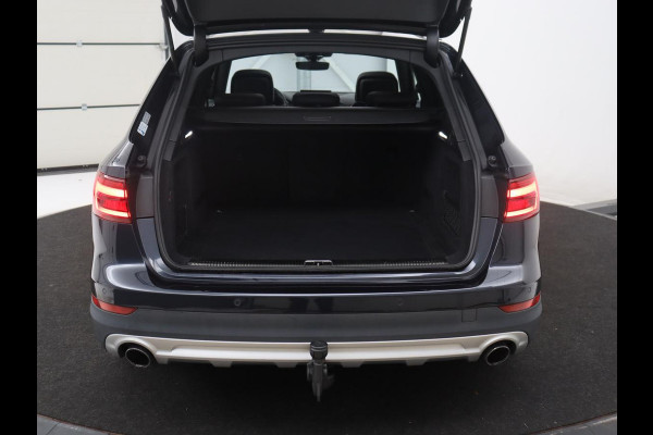 Audi A4 Allroad quattro 2.0 TFSI MHEV Edition | Panoramadak | Leder | Trekhaak | Virtual Dashboard | Camera | Climate control | Stoelverwarming | Full LED | Cruise control |