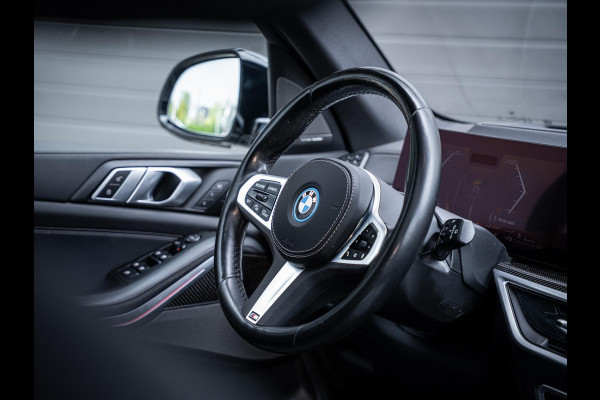 BMW X5 xDrive50e - M-Sport l Pano l Carbon l HUD l Trekhaak
