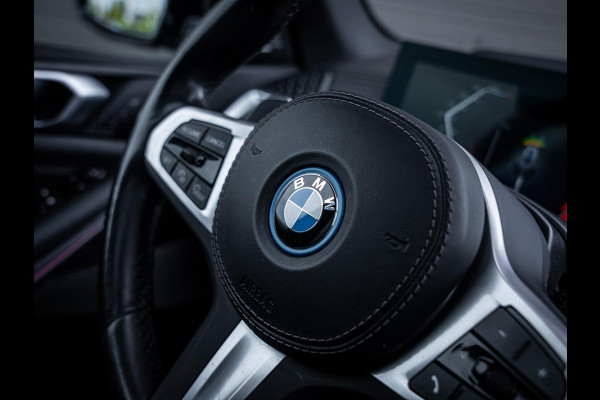 BMW X5 xDrive50e - M-Sport l Pano l Carbon l HUD l Trekhaak