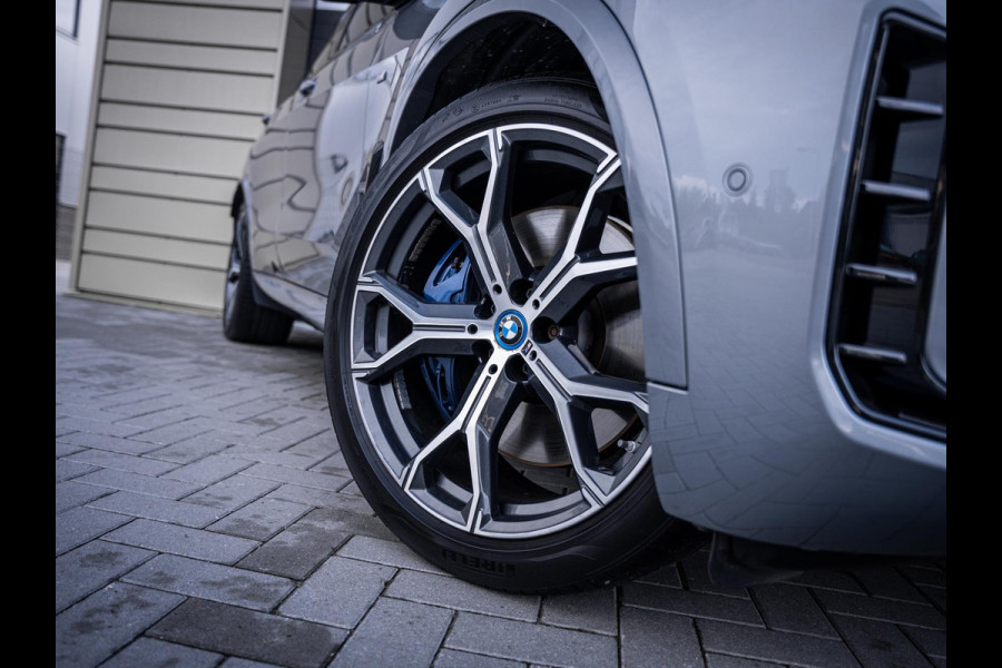 BMW X5 xDrive50e - M-Sport l Pano l Carbon l HUD l Trekhaak