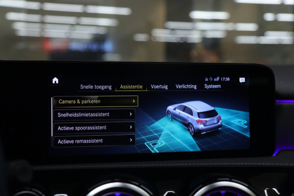 Mercedes-Benz A-Klasse 200 AMG /PANO/MEMORY/KEYLESS/SFEER/CAMERA/BOMVOL