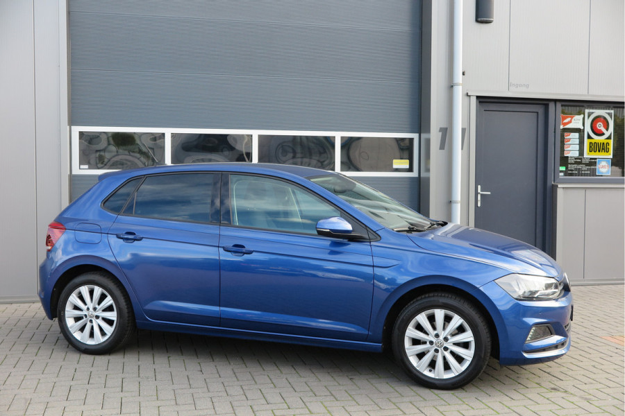 Volkswagen Polo 1.0 TSI 95pk Highline Trekhaak (afneembaar) , Stoelverwarming , PDC, Navi, Carplay, DAB+, Stuurwiel multifuntioneel, Cruisecontrol, Recent onderhouden , historie volledig hier bekend