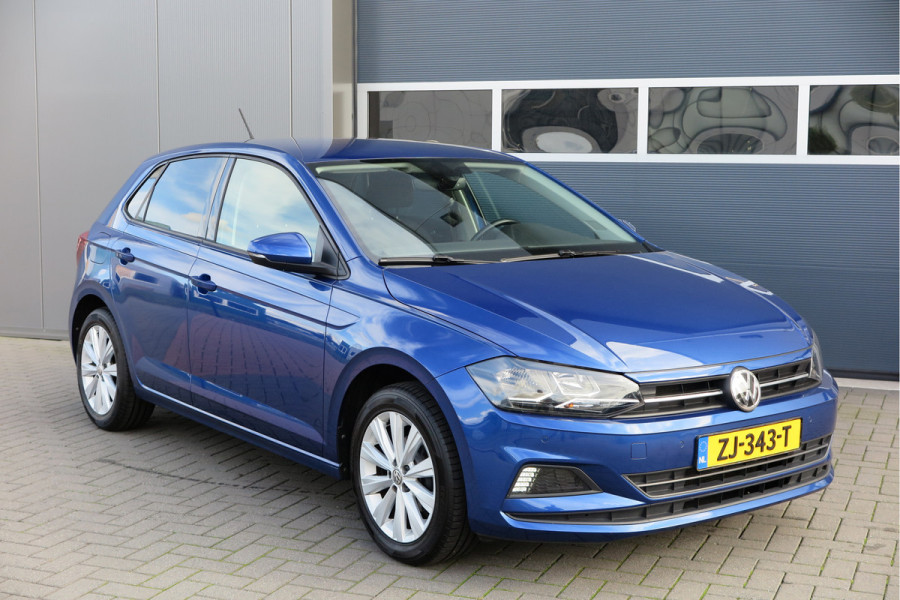 Volkswagen Polo 1.0 TSI 95pk Highline Trekhaak (afneembaar) , Stoelverwarming , PDC, Navi, Carplay, DAB+, Stuurwiel multifuntioneel, Cruisecontrol, Recent onderhouden , historie volledig hier bekend
