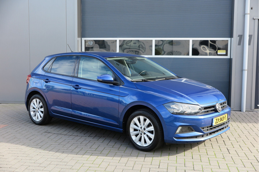 Volkswagen Polo 1.0 TSI 95pk Highline Trekhaak (afneembaar) , Stoelverwarming , PDC, Navi, Carplay, DAB+, Stuurwiel multifuntioneel, Cruisecontrol, Recent onderhouden , historie volledig hier bekend
