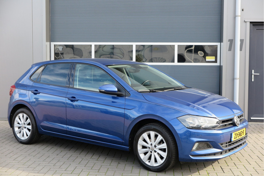 Volkswagen Polo 1.0 TSI 95pk Highline Trekhaak (afneembaar) , Stoelverwarming , PDC, Navi, Carplay, DAB+, Stuurwiel multifuntioneel, Cruisecontrol, Recent onderhouden , historie volledig hier bekend