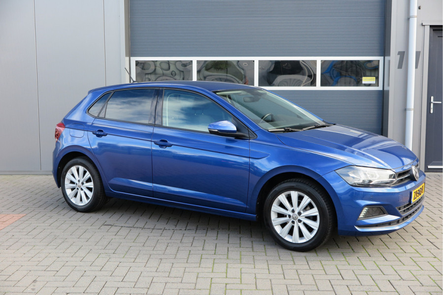 Volkswagen Polo 1.0 TSI 95pk Highline Trekhaak (afneembaar) , Stoelverwarming , PDC, Navi, Carplay, DAB+, Stuurwiel multifuntioneel, Cruisecontrol, Recent onderhouden , historie volledig hier bekend