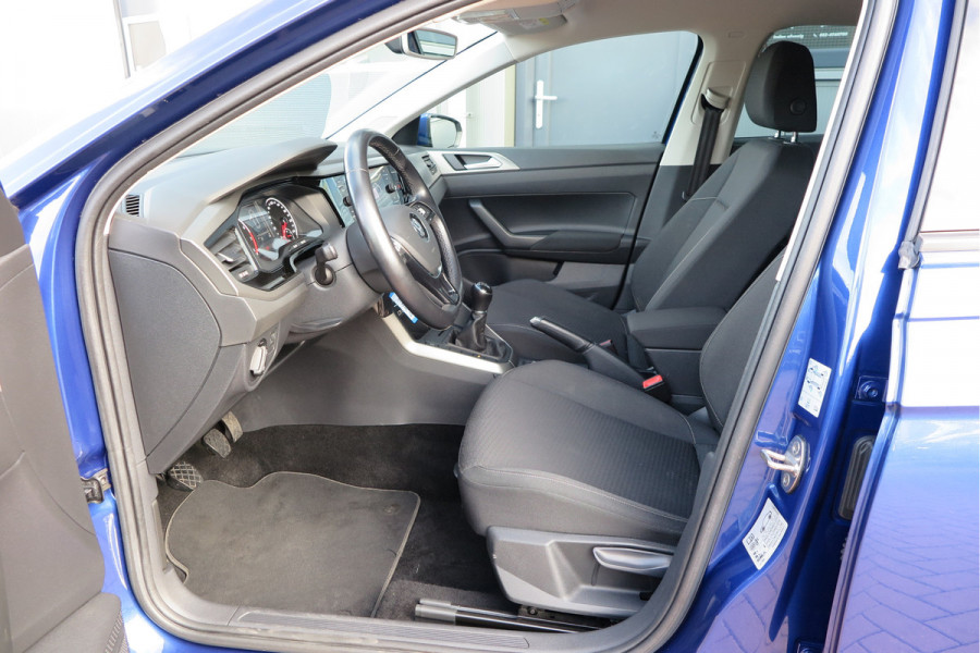 Volkswagen Polo 1.0 TSI 95pk Highline Trekhaak (afneembaar) , Stoelverwarming , PDC, Navi, Carplay, DAB+, Stuurwiel multifuntioneel, Cruisecontrol, Recent onderhouden , historie volledig hier bekend