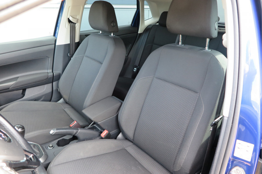 Volkswagen Polo 1.0 TSI 95pk Highline Trekhaak (afneembaar) , Stoelverwarming , PDC, Navi, Carplay, DAB+, Stuurwiel multifuntioneel, Cruisecontrol, Recent onderhouden , historie volledig hier bekend
