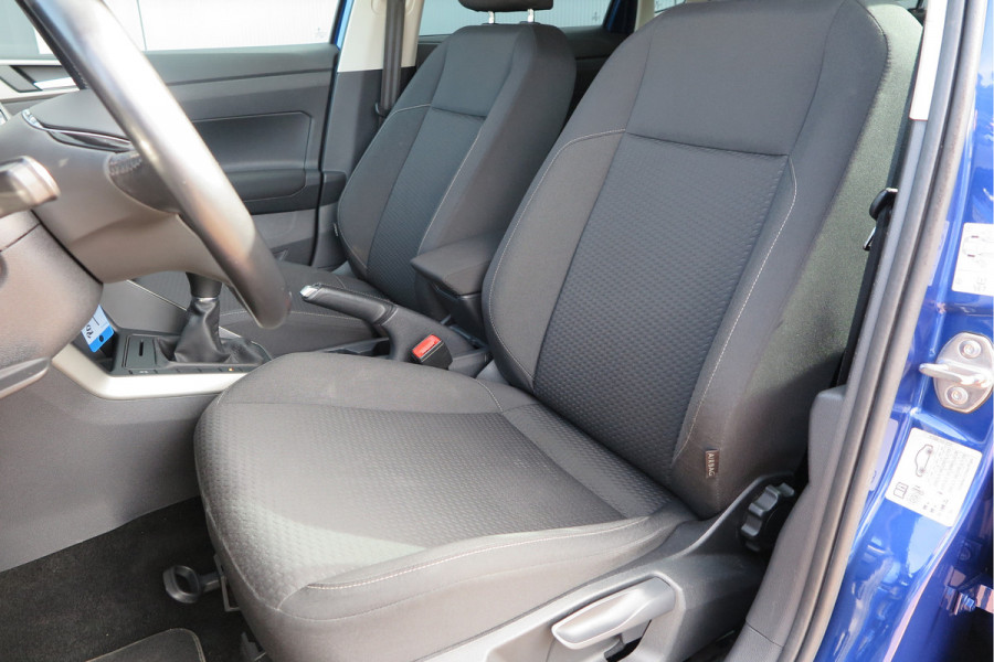 Volkswagen Polo 1.0 TSI 95pk Highline Trekhaak (afneembaar) , Stoelverwarming , PDC, Navi, Carplay, DAB+, Stuurwiel multifuntioneel, Cruisecontrol, Recent onderhouden , historie volledig hier bekend