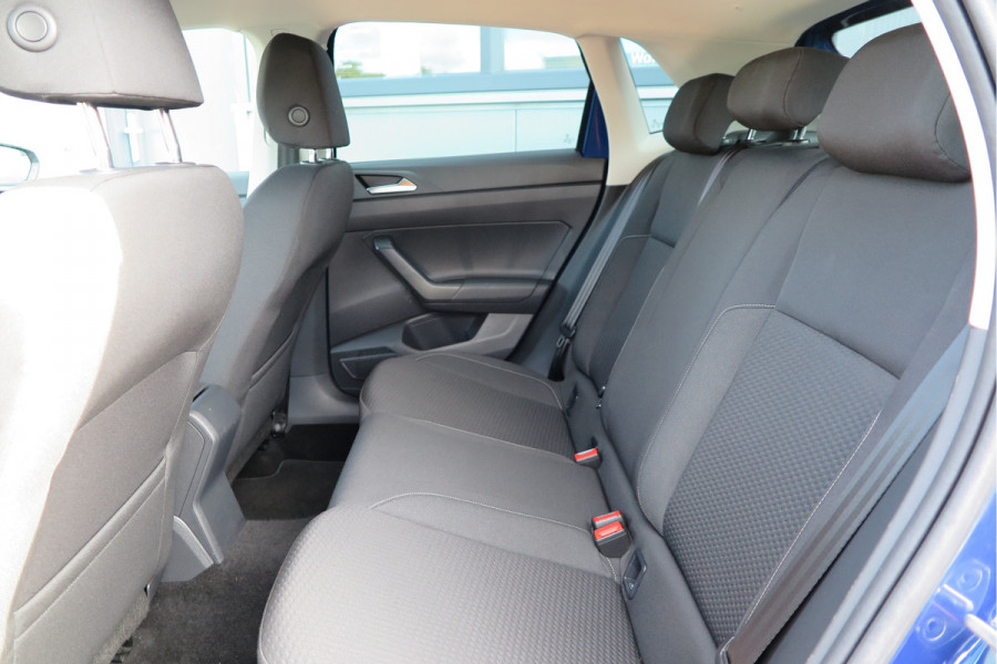 Volkswagen Polo 1.0 TSI 95pk Highline Trekhaak (afneembaar) , Stoelverwarming , PDC, Navi, Carplay, DAB+, Stuurwiel multifuntioneel, Cruisecontrol, Recent onderhouden , historie volledig hier bekend