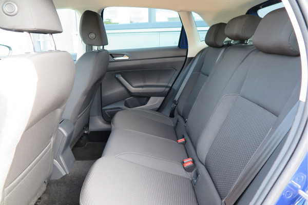 Volkswagen Polo 1.0 TSI 95pk Highline Trekhaak (afneembaar) , Stoelverwarming , PDC, Navi, Carplay, DAB+, Stuurwiel multifuntioneel, Cruisecontrol, Recent onderhouden , historie volledig hier bekend