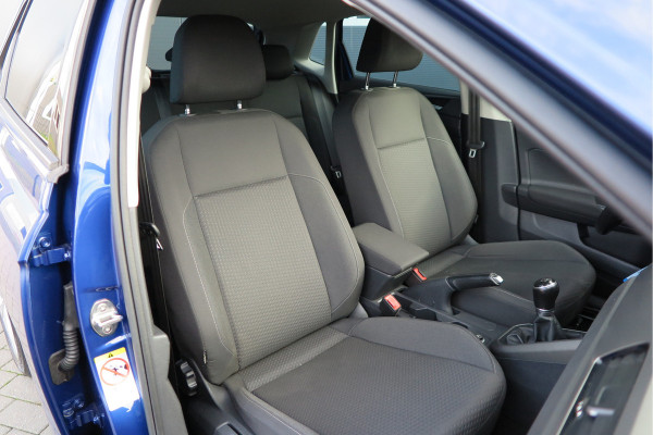 Volkswagen Polo 1.0 TSI 95pk Highline Trekhaak (afneembaar) , Stoelverwarming , PDC, Navi, Carplay, DAB+, Stuurwiel multifuntioneel, Cruisecontrol, Recent onderhouden , historie volledig hier bekend