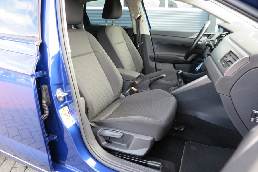 Volkswagen Polo 1.0 TSI 95pk Highline Trekhaak (afneembaar) , Stoelverwarming , PDC, Navi, Carplay, DAB+, Stuurwiel multifuntioneel, Cruisecontrol, Recent onderhouden , historie volledig hier bekend
