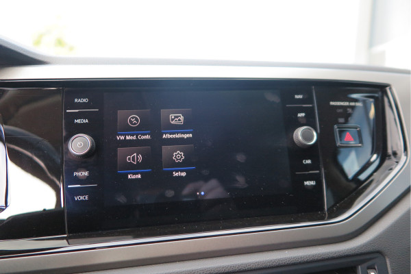 Volkswagen Polo 1.0 TSI 95pk Highline Trekhaak (afneembaar) , Stoelverwarming , PDC, Navi, Carplay, DAB+, Stuurwiel multifuntioneel, Cruisecontrol, Recent onderhouden , historie volledig hier bekend