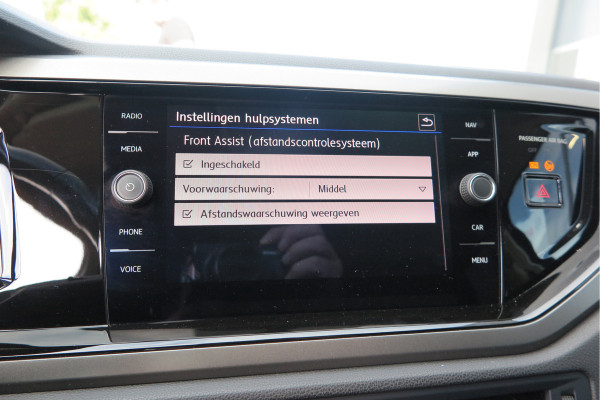 Volkswagen Polo 1.0 TSI 95pk Highline Trekhaak (afneembaar) , Stoelverwarming , PDC, Navi, Carplay, DAB+, Stuurwiel multifuntioneel, Cruisecontrol, Recent onderhouden , historie volledig hier bekend