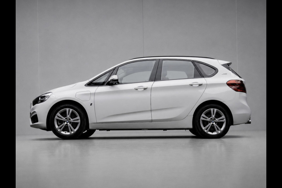 BMW 2 Serie Active Tourer 225xe iPerformance Sport (NAVI,PDC,CLIMATE,CRUISE,LED,ELEKTRISCH PAKKET,SPORTSTOELEN,LM VELGEN)