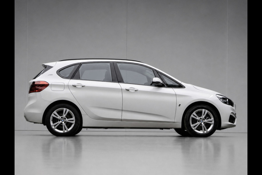 BMW 2 Serie Active Tourer 225xe iPerformance Sport (NAVI,PDC,CLIMATE,CRUISE,LED,ELEKTRISCH PAKKET,SPORTSTOELEN,LM VELGEN)
