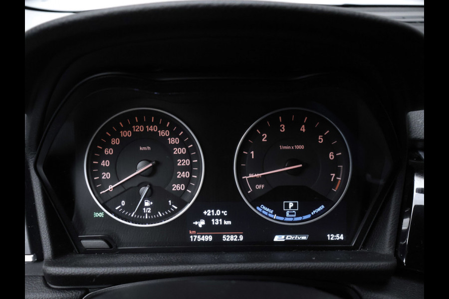 BMW 2 Serie Active Tourer 225xe iPerformance Sport (NAVI,PDC,CLIMATE,CRUISE,LED,ELEKTRISCH PAKKET,SPORTSTOELEN,LM VELGEN)