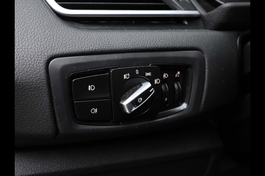 BMW 2 Serie Active Tourer 225xe iPerformance Sport (NAVI,PDC,CLIMATE,CRUISE,LED,ELEKTRISCH PAKKET,SPORTSTOELEN,LM VELGEN)