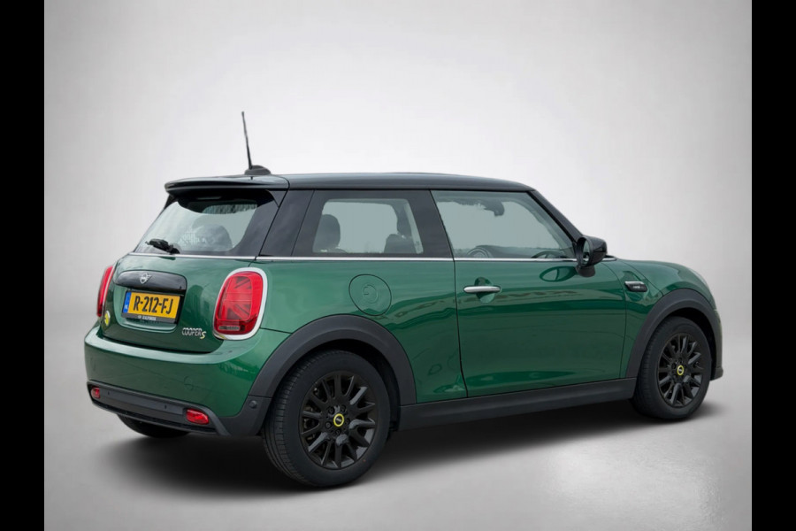 MINI Electric Camden Edition 33 kWh (NL-auto, 1e Eig, Dealer OndH, Carplay, StoelV, PDC, Navi, Climate Con, Cruise Con, Etc)