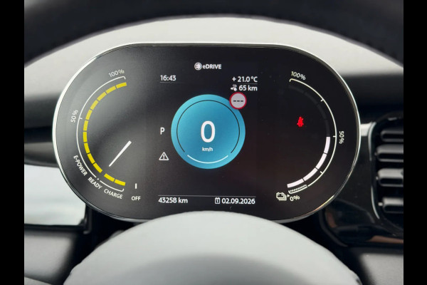 MINI Electric Camden Edition 33 kWh (NL-auto, 1e Eig, Dealer OndH, Carplay, StoelV, PDC, Navi, Climate Con, Cruise Con, Etc)
