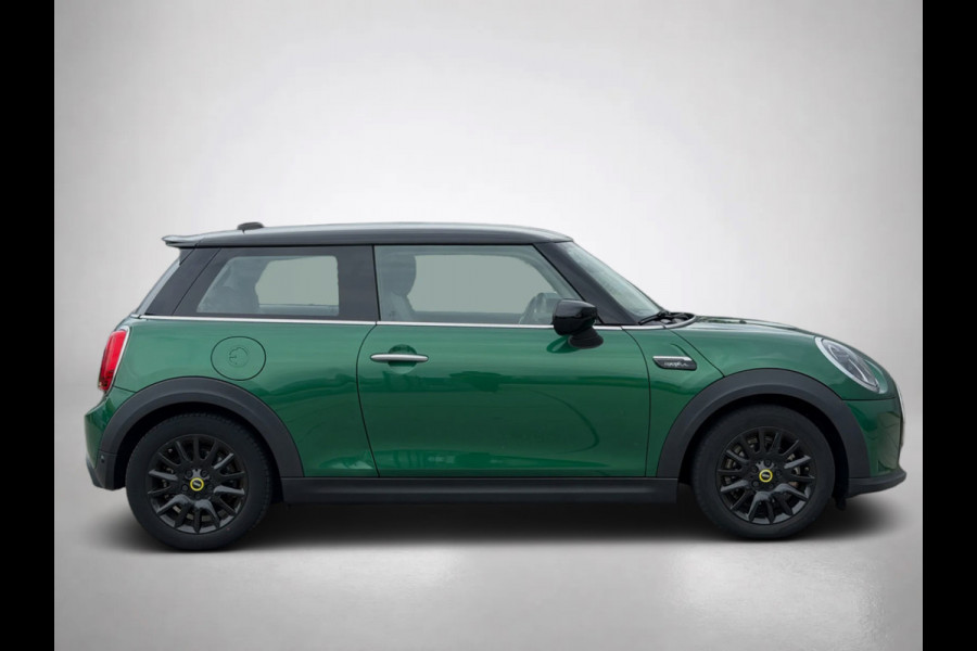 MINI Electric Camden Edition 33 kWh (NL-auto, 1e Eig, Dealer OndH, Carplay, StoelV, PDC, Navi, Climate Con, Cruise Con, Etc)