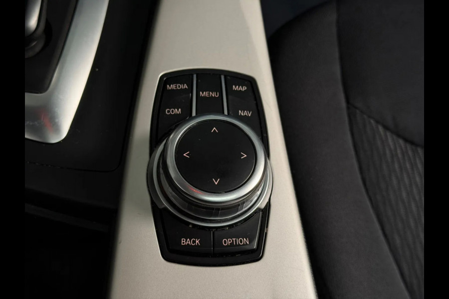 BMW 3 Serie Touring 318i Edition Sport High Executive(Goed OndH, Panoramadak, Trekhaak, StoelV, Navi, Climate Con, Cruise Con,Etc)