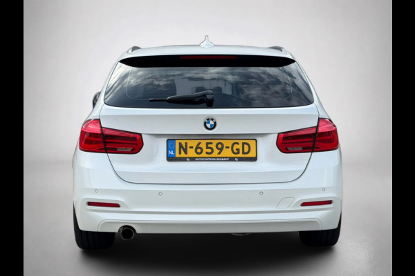 BMW 3 Serie Touring 318i Edition Sport High Executive(Goed OndH, Panoramadak, Trekhaak, StoelV, Navi, Climate Con, Cruise Con,Etc)