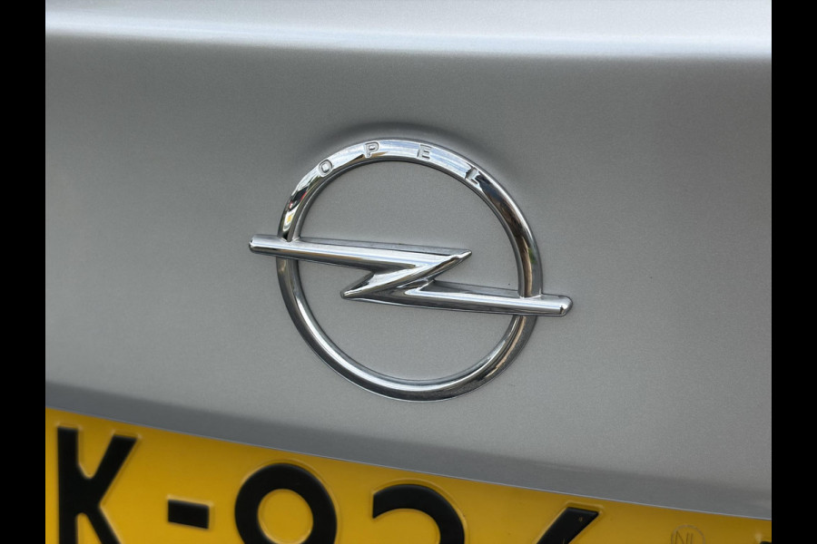 Opel Astra Sports Tourer 1.2 Business Executive ✓1e Eigenaar✓146pk✓Camera✓Trekhaak✓Carplay✓Airco✓Cruise✓Pdc V+A✓Lm velgen✓Comfortstoelen✓6 Bak✓N.A.P✓Nieuwe Apk bij Aflevering