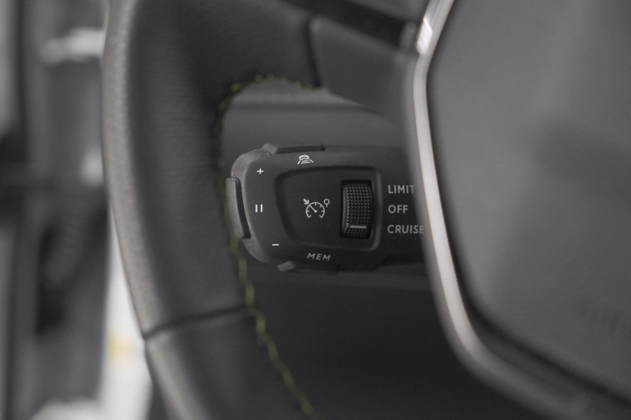 Peugeot 2008 PureTech 130 EAT8 GT | 360 Camera | Adaptieve Cruise Control | Pack Alcantara | Apple Carplay
