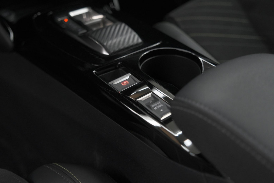 Peugeot 2008 PureTech 130 EAT8 GT | 360 Camera | Adaptieve Cruise Control | Pack Alcantara | Apple Carplay