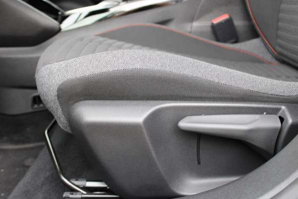 Peugeot e-208 EV Active 50 kWh 91% SOH | Cruise control | Carplay | Stoelverwarming | Parkeersensoren achter