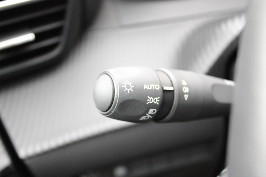 Peugeot e-208 EV Active 50 kWh 91% SOH | Cruise control | Carplay | Stoelverwarming | Parkeersensoren achter