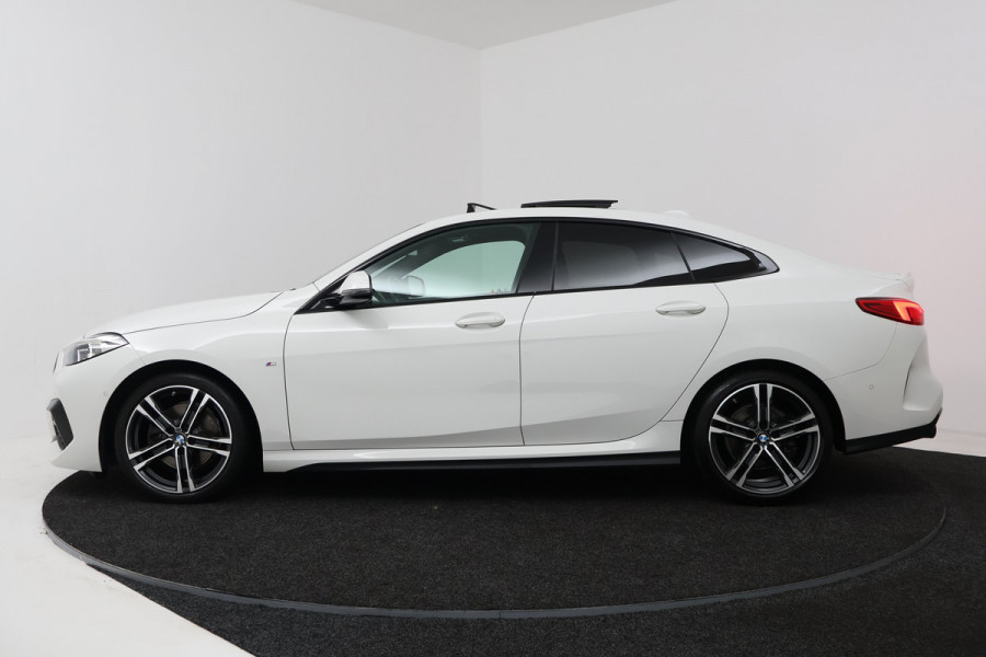BMW 2 Serie Gran Coupé 218i High Executive (PANORAMADAK, STOELVERWARMING, NAVIGATIE, DEALER ONDERHOUDEN)